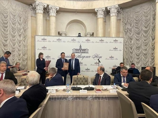 russian academy of sciences honours leading vietnamese scientist picture 1