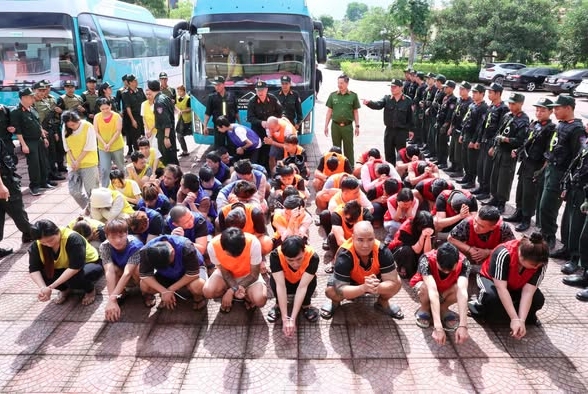 Three Vietnamese arrested over Cambodia-based online scam worth over VND300 billion