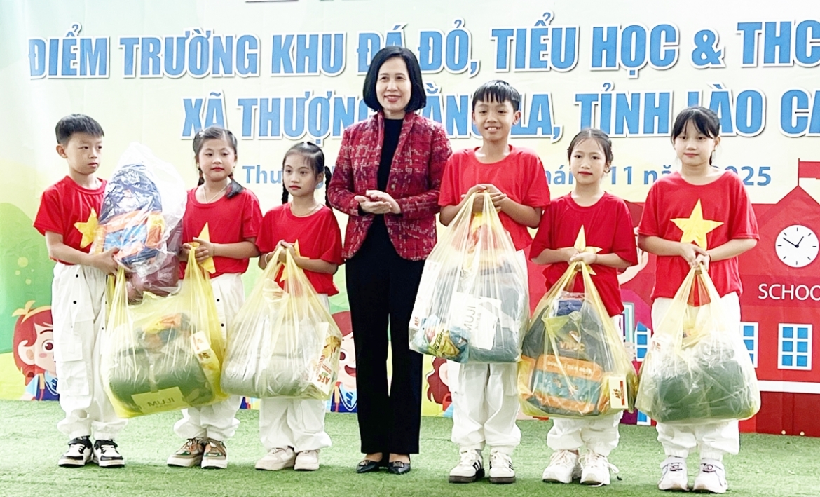 Dai tnvn khanh thanh diem truong Da Do lao cai hinh anh 4