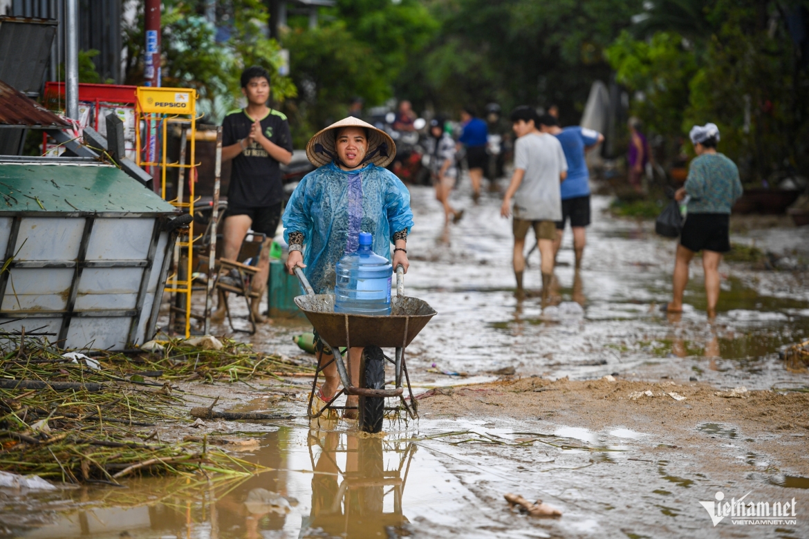 canh tuong chua tung thay o tay nha trang, khong ngo lu du den vay hinh anh 1