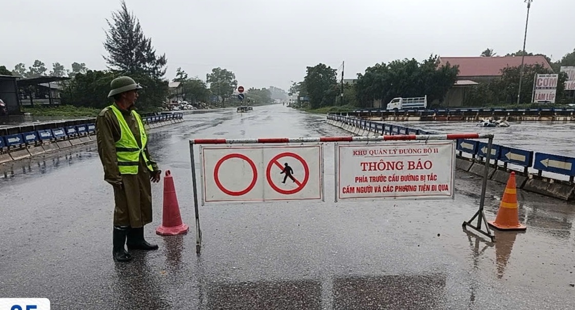 Lâm Đồng liên tiếp sạt lở, Cục Đường bộ cấp khẩn 5.000 rọ đá trong đêm