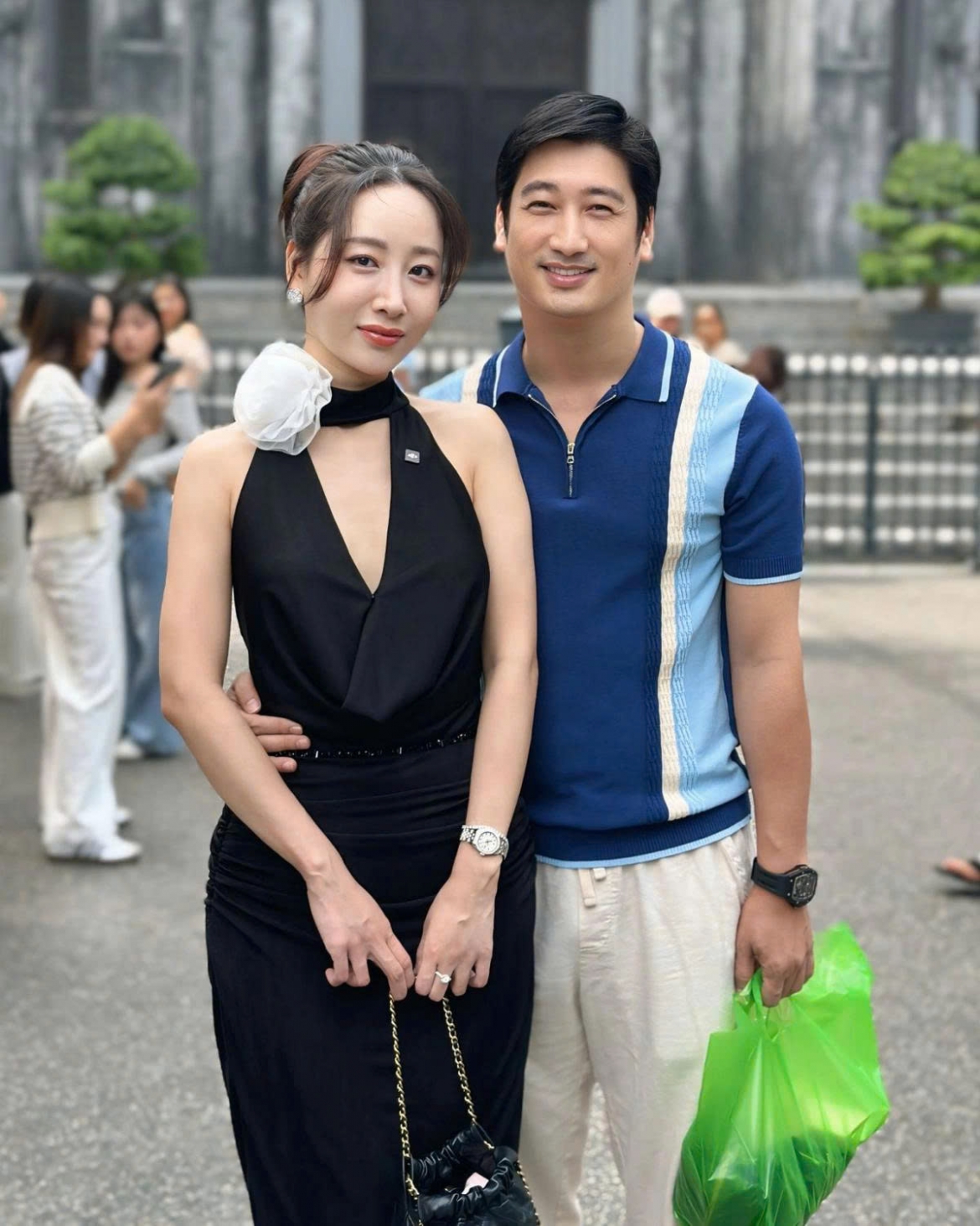 sao viet 6 11 nghe si quang minh va vo 9x mung quy tu tron 1 tuoi hinh anh 7