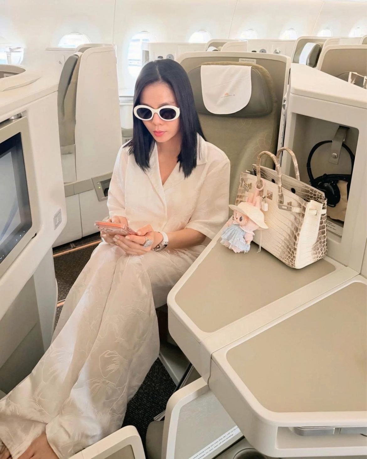 sao viet 6 11 nghe si quang minh va vo 9x mung quy tu tron 1 tuoi hinh anh 5