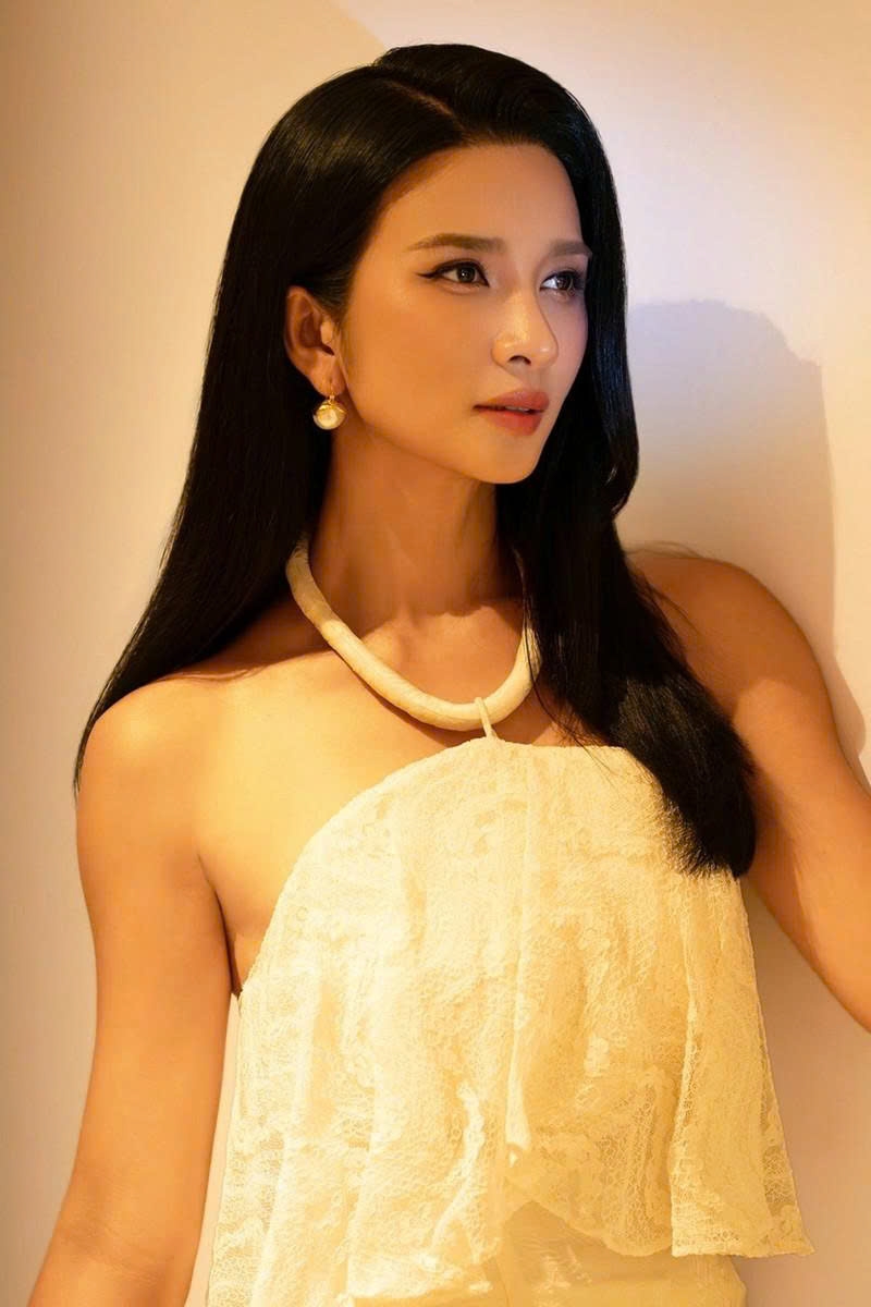sao viet 8 11 hoa hau Do thi ha cung chong di lam tu thien hinh anh 4