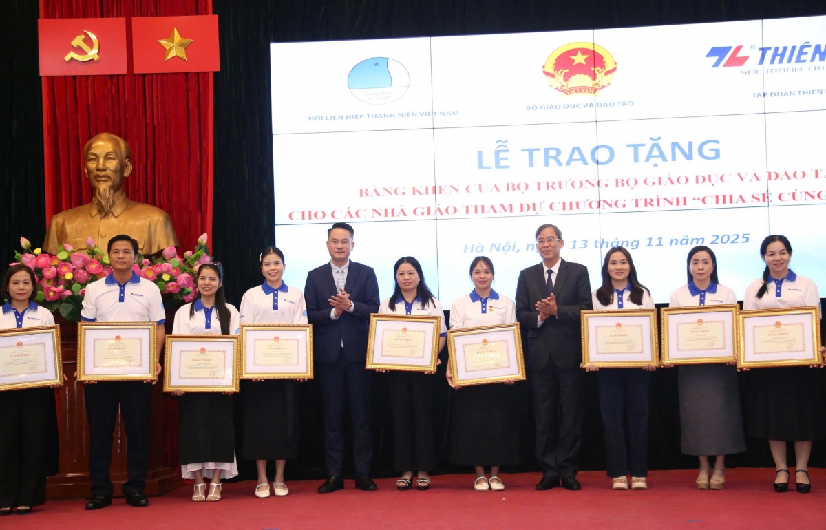 “Chia sẻ cùng thầy cô 2025”: Niềm hạnh phúc gieo chữ nơi vùng cao, biên giới