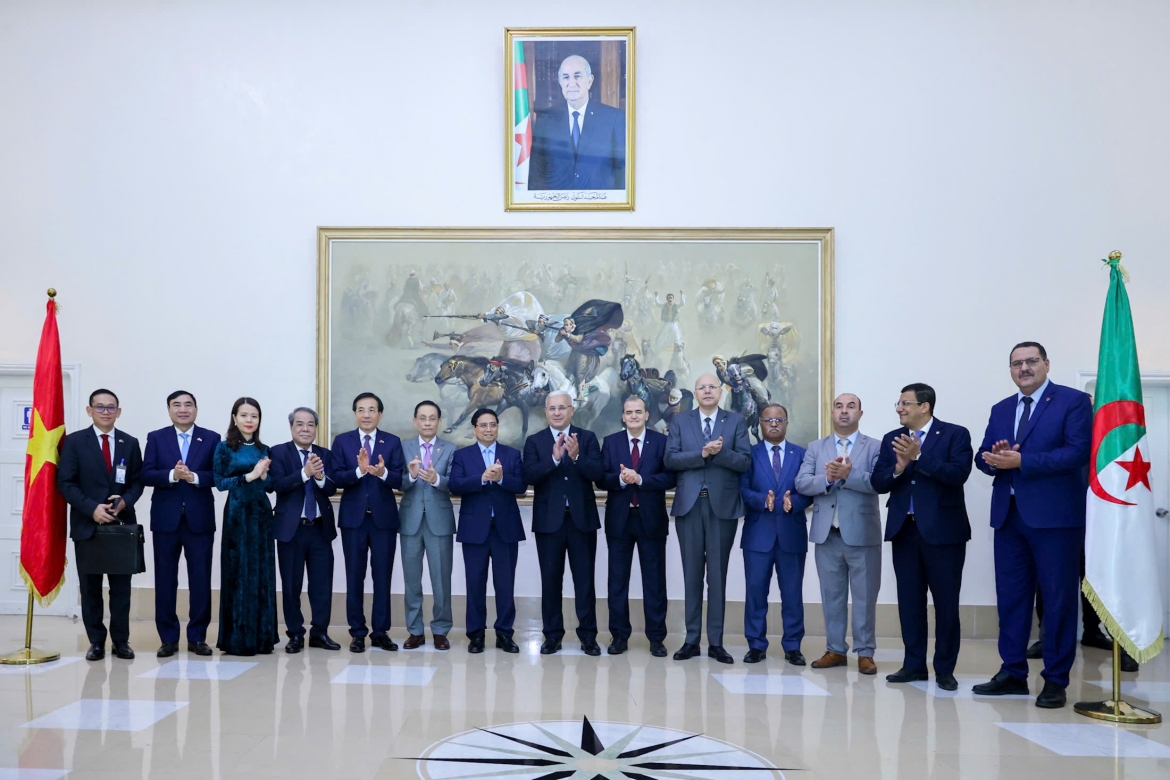 thu tuong pham minh chinh hoi kien chu tich ha vien algeria hinh anh 1