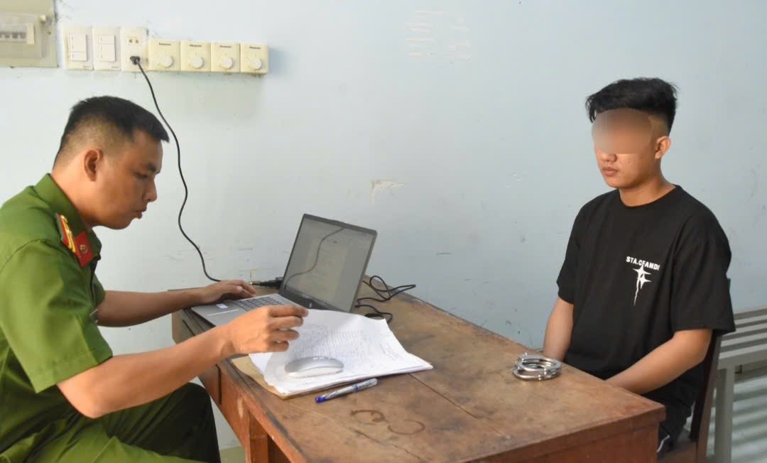 Bắt đối tượng cướp tiệm vàng là công nhân nợ nần cờ bạc online