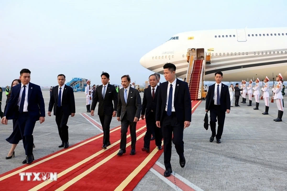 brunei sultan hassanal bolkiah s vietnam visit in the spotlight picture 1
