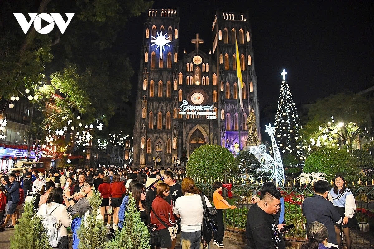 hanoi s st. joseph s cathedral glows ahead of christmas 2025 picture 11