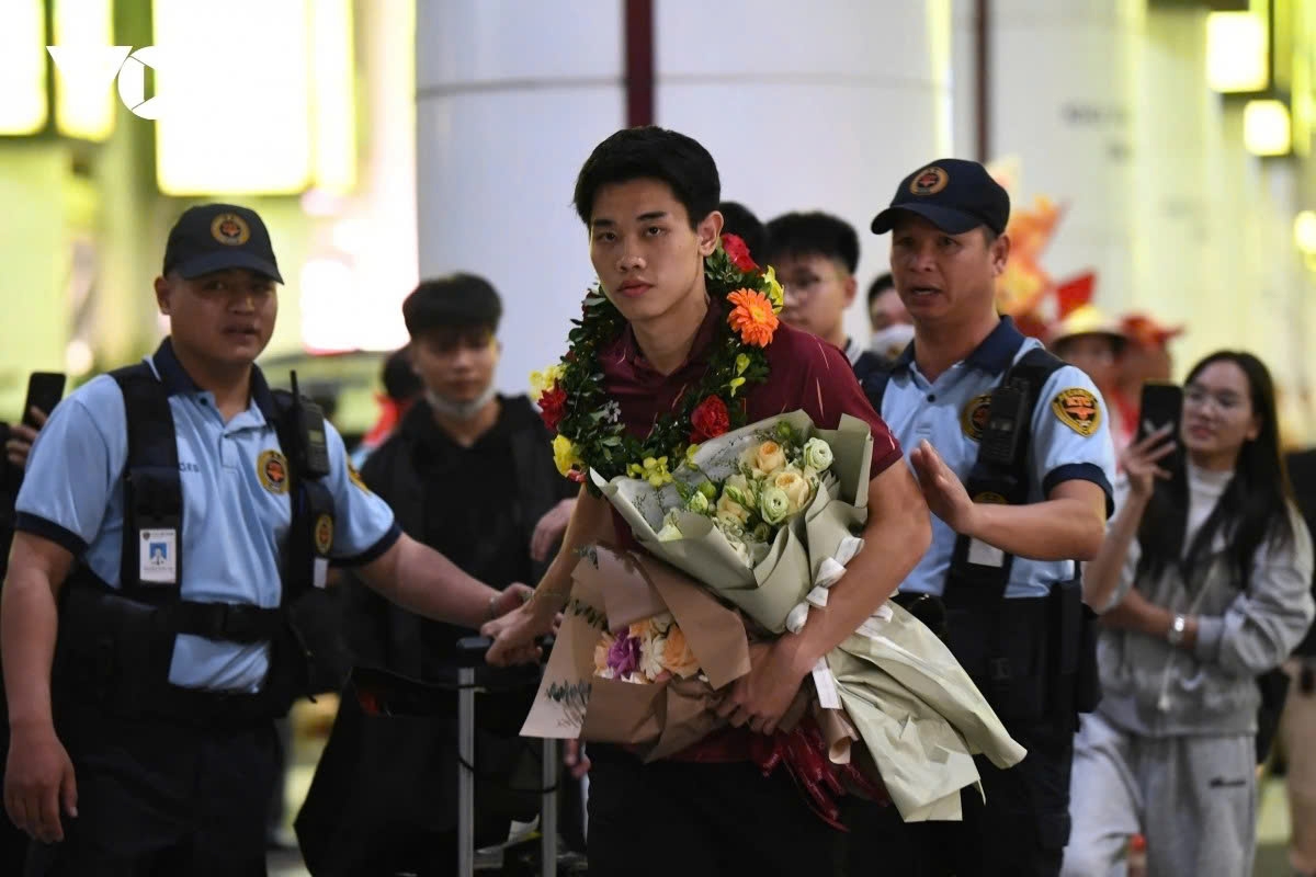 sea games 33 vietnamese heroes return home in warm welcome picture 12