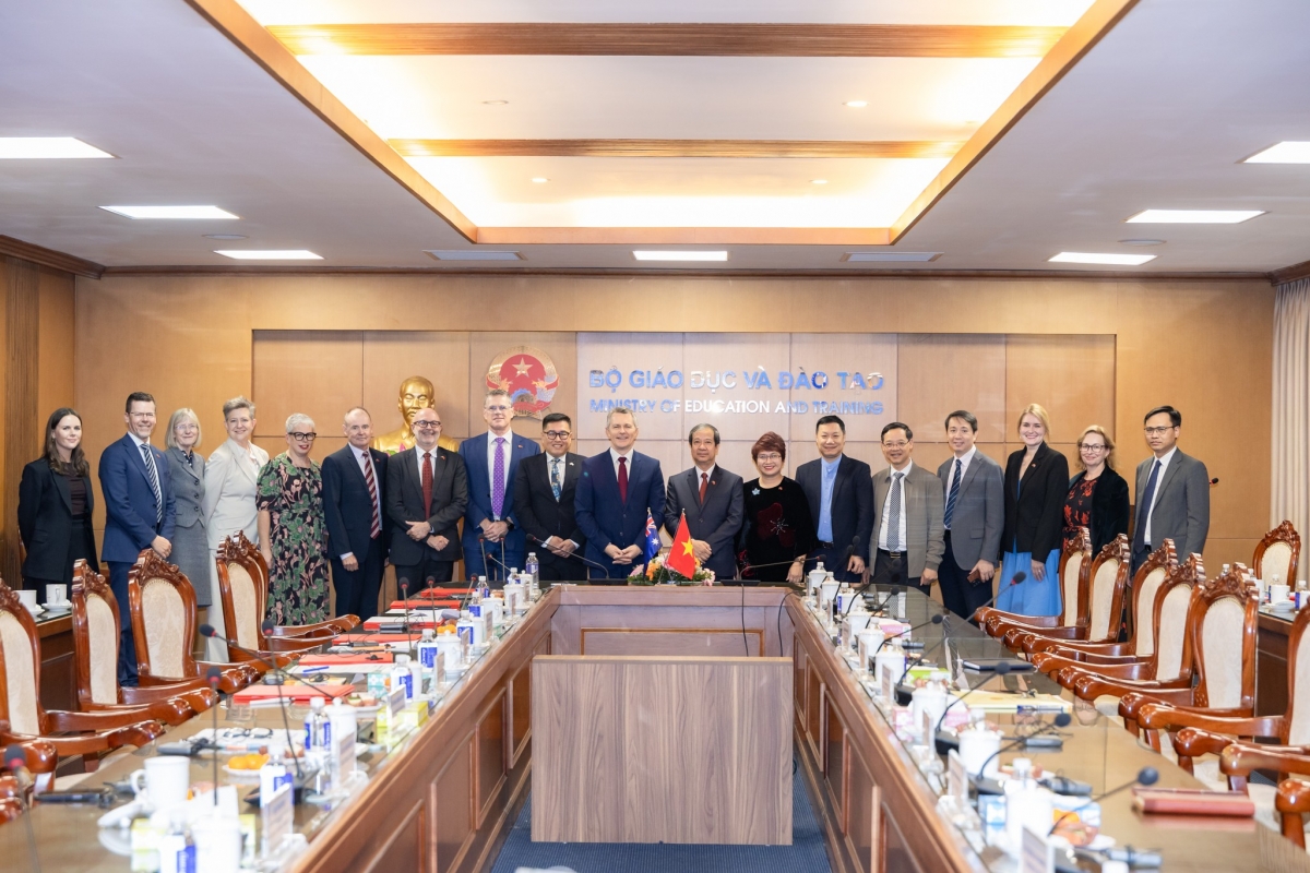 australian education minister visits vietnam to strengthen education and research picture 2