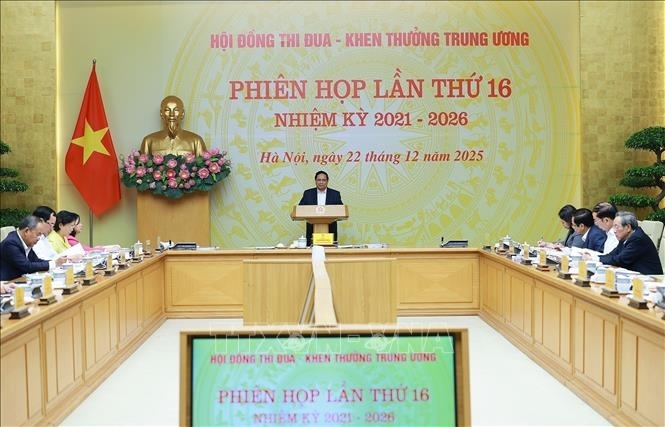 thu tuong chu tri phien hop hoi dong thi dua - khen thuong trung uong hinh anh 1
