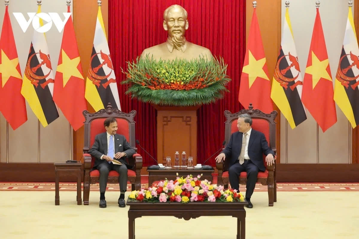 brunei sultan hassanal bolkiah s vietnam visit in the spotlight picture 2