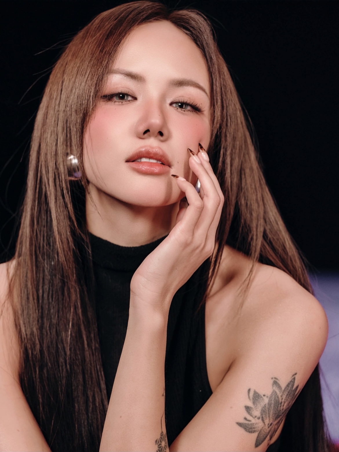 phuong ly lam ban gai nhong nheo, dang yeu trong mv cua wokeup hinh anh 2