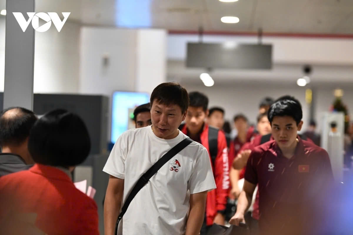 sea games 33 vietnamese heroes return home in warm welcome picture 3