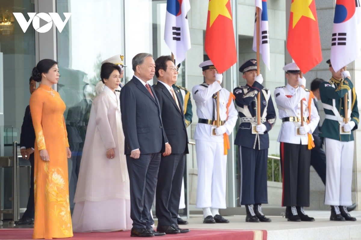 vietnam 2025 proactive diplomacy for a stronger global role picture 3