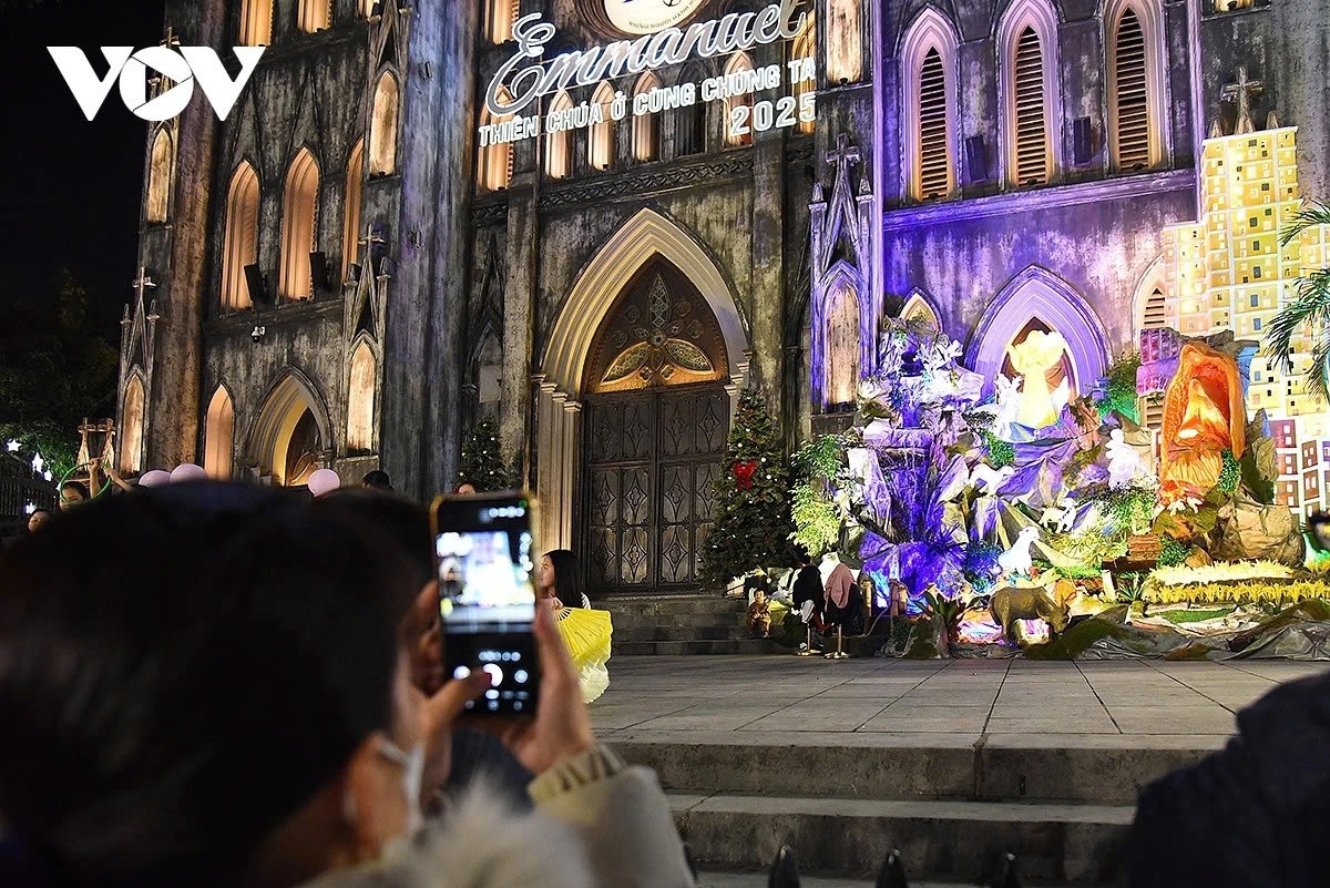 hanoi s st. joseph s cathedral glows ahead of christmas 2025 picture 4