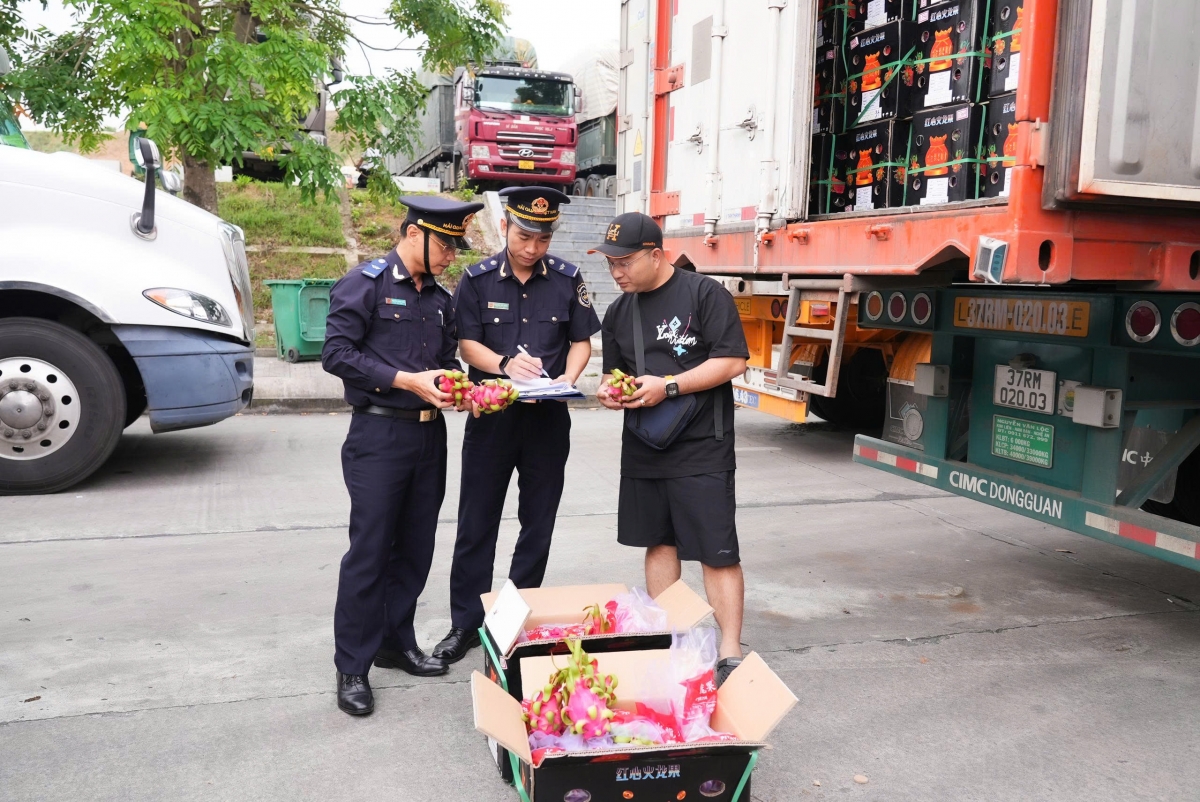 Cao điểm chống buôn lậu: Hải quan siết chặt kiểm soát trên mọi tuyến biên giới