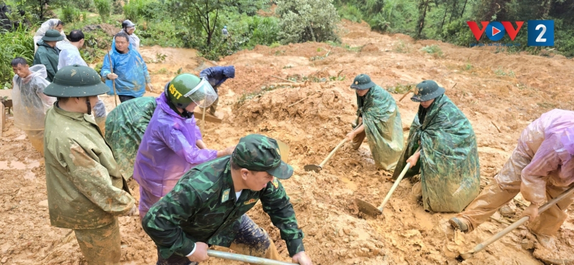 hinh anh an tuong nguoi linh trong long nguoi dan vung lu nam 2025 hinh anh 3