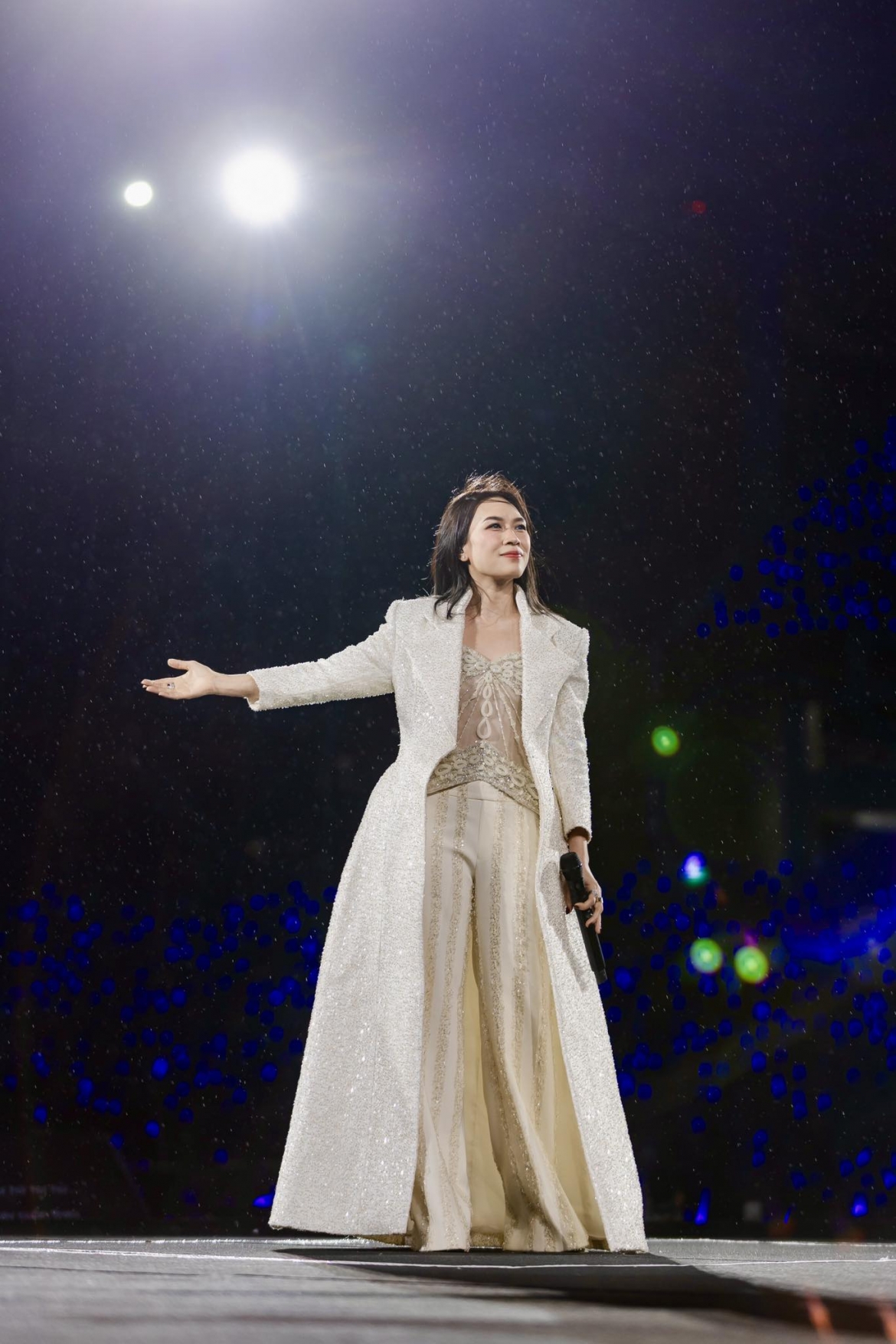 my tam khoe anh tinh tu voi mai tai phen giua concert 40.000 nguoi hinh anh 1