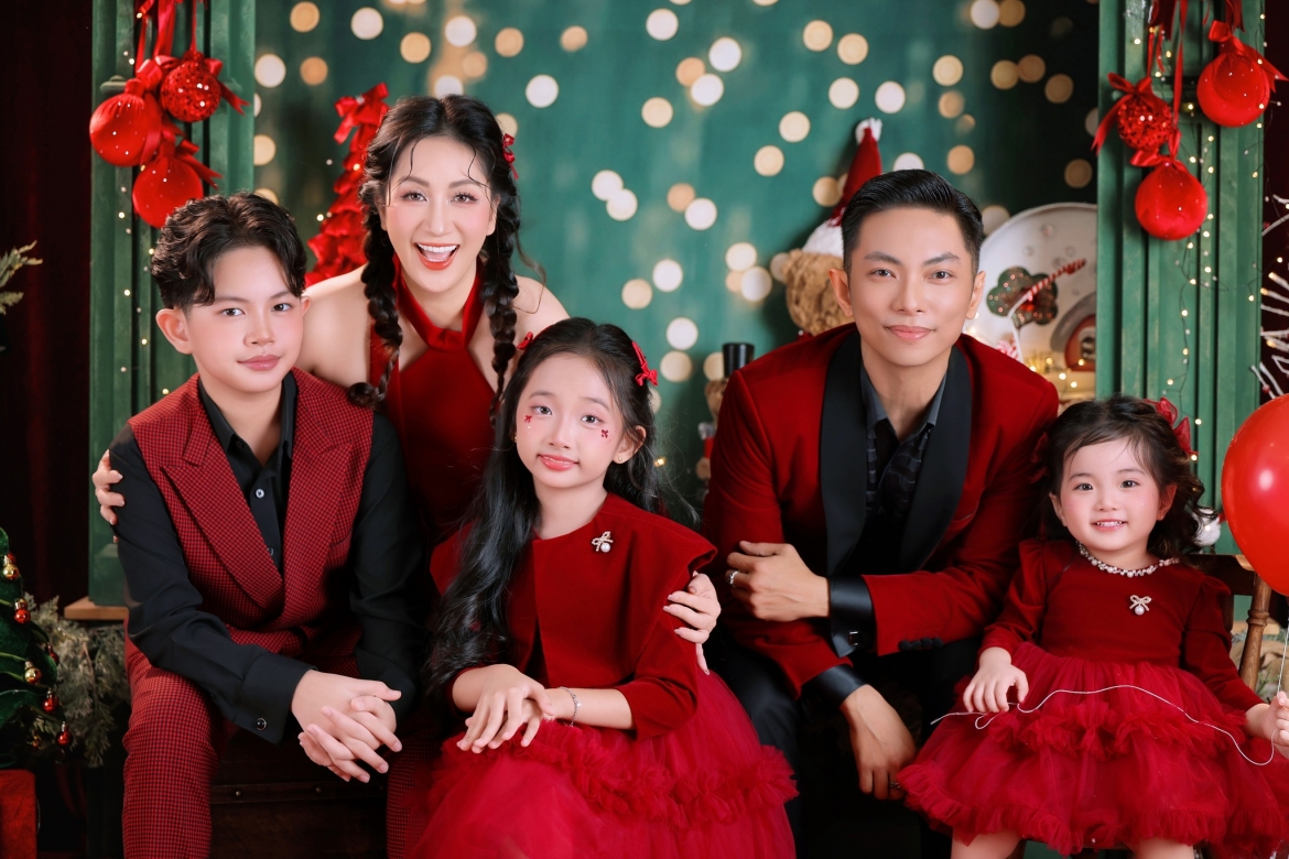 sao viet ron rang don giang sinh 2025 hinh anh 2