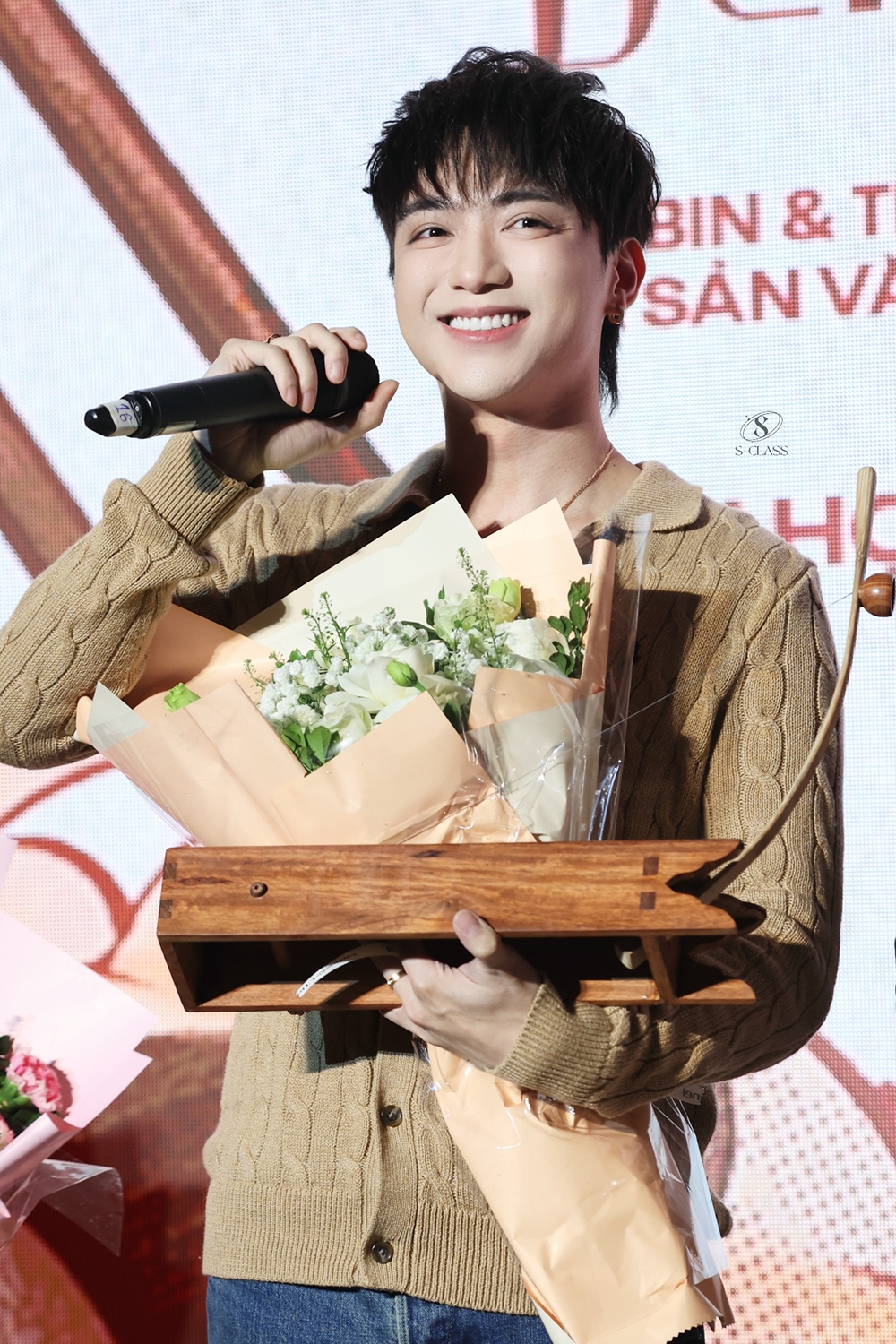 يمتلك سوبين دوا زام استعدادًا وراثيًا أقرب إلى جين Z (الصورة 1).