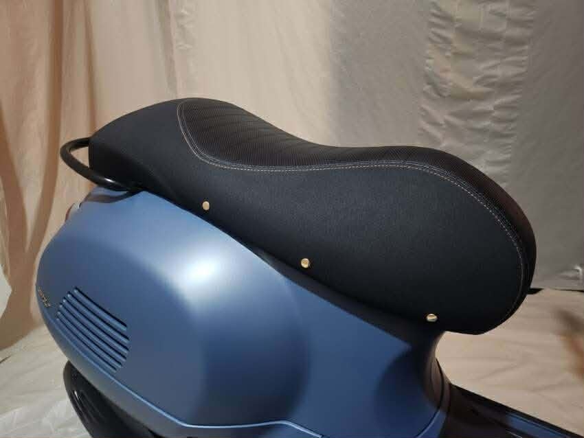 vespa officina 8 gtv 300 va sprint 150 chinh thuc ra mat hinh anh 4