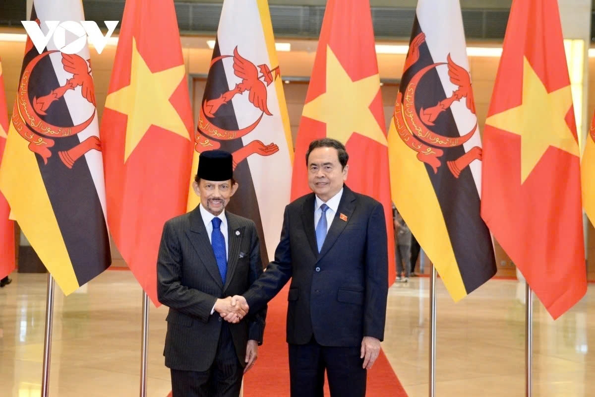 brunei sultan hassanal bolkiah s vietnam visit in the spotlight picture 6