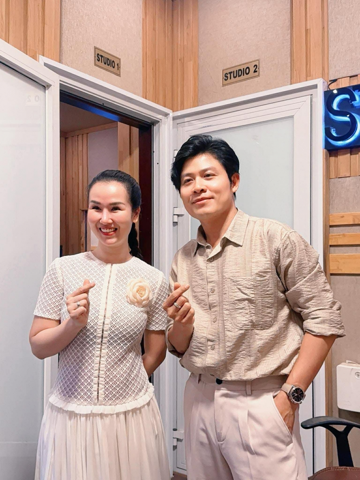 sao viet 31 12 nsnd viet anh va vo 9x dao choi Da lat hinh anh 3
