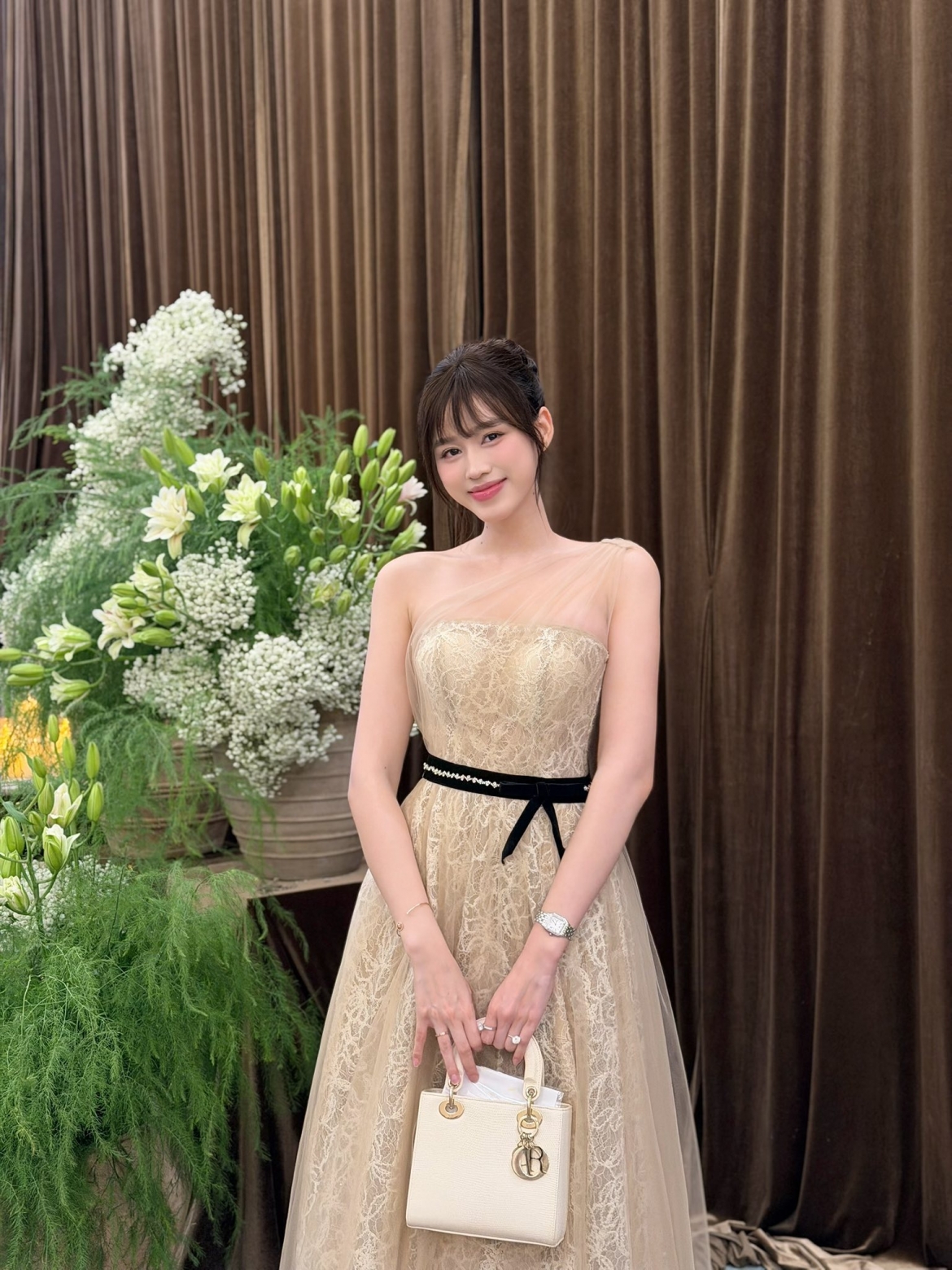 sao viet 31 12 nsnd viet anh va vo 9x dao choi Da lat hinh anh 5