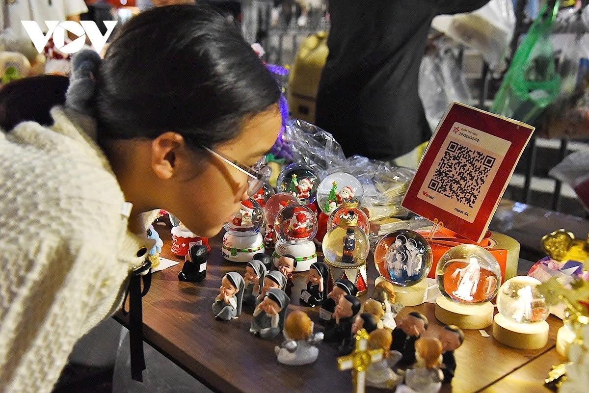 hanoi s st. joseph s cathedral glows ahead of christmas 2025 picture 7