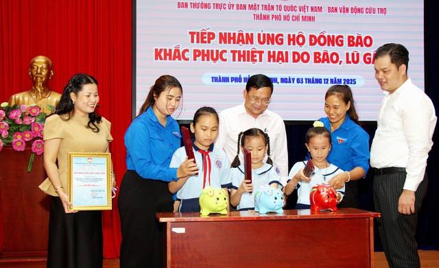 noi giu lua nghia tinh giua do thi nang dong tp.hcm hinh anh 3