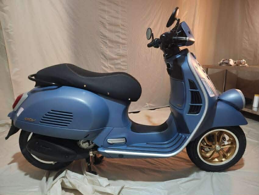 vespa officina 8 gtv 300 va sprint 150 chinh thuc ra mat hinh anh 2