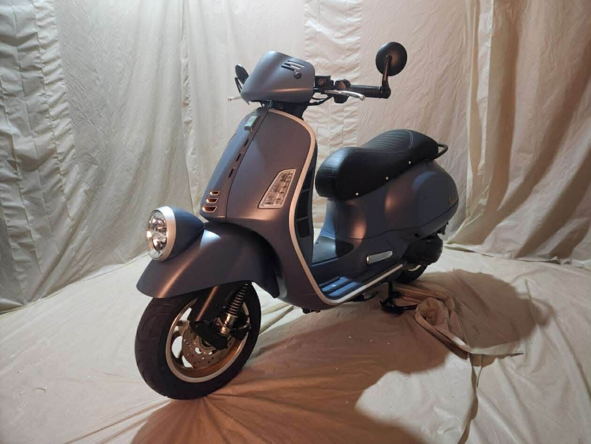 vespa officina 8 gtv 300 va sprint 150 chinh thuc ra mat hinh anh 5