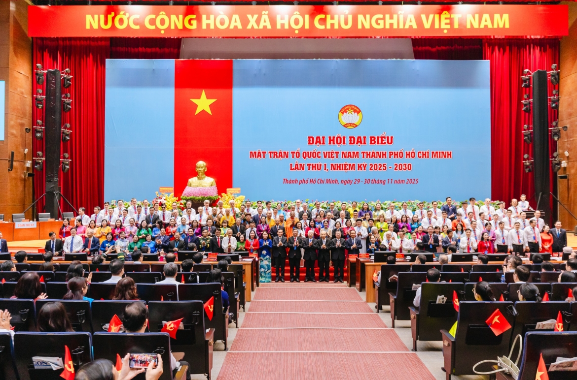 noi giu lua nghia tinh giua do thi nang dong tp.hcm hinh anh 9