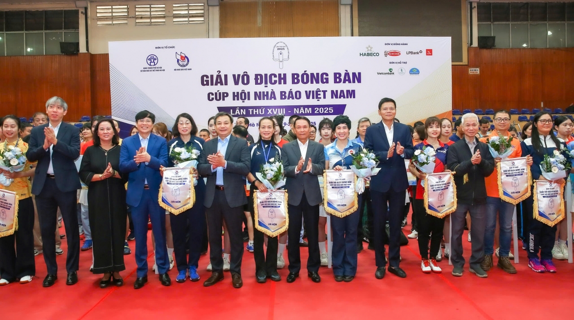khai mac giai vo dich bong ban cup hoi nha bao viet nam nam 2025 hinh anh 3