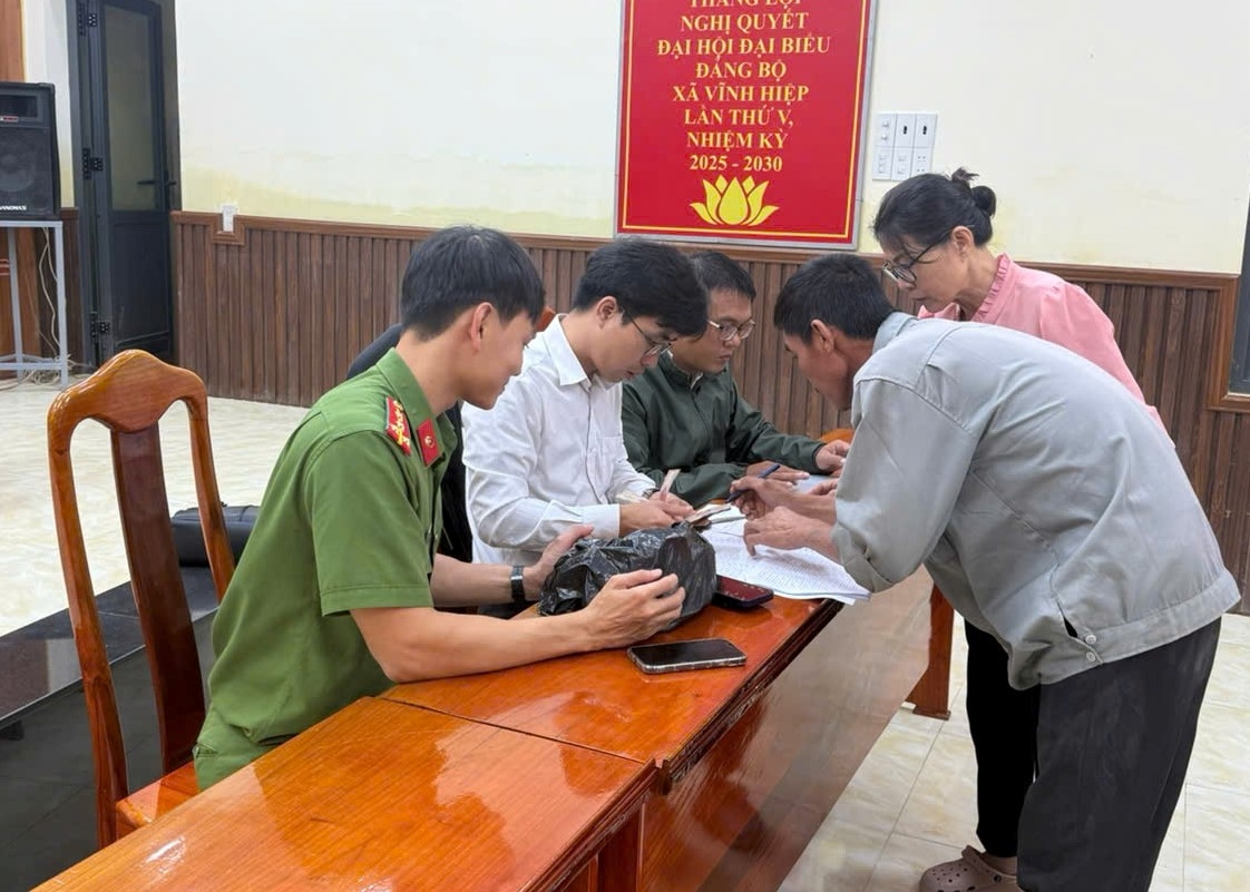 khanh hoa day nhanh giai ngan ho tro kinh phi doi voi nguoi dan vung lu hinh anh 2