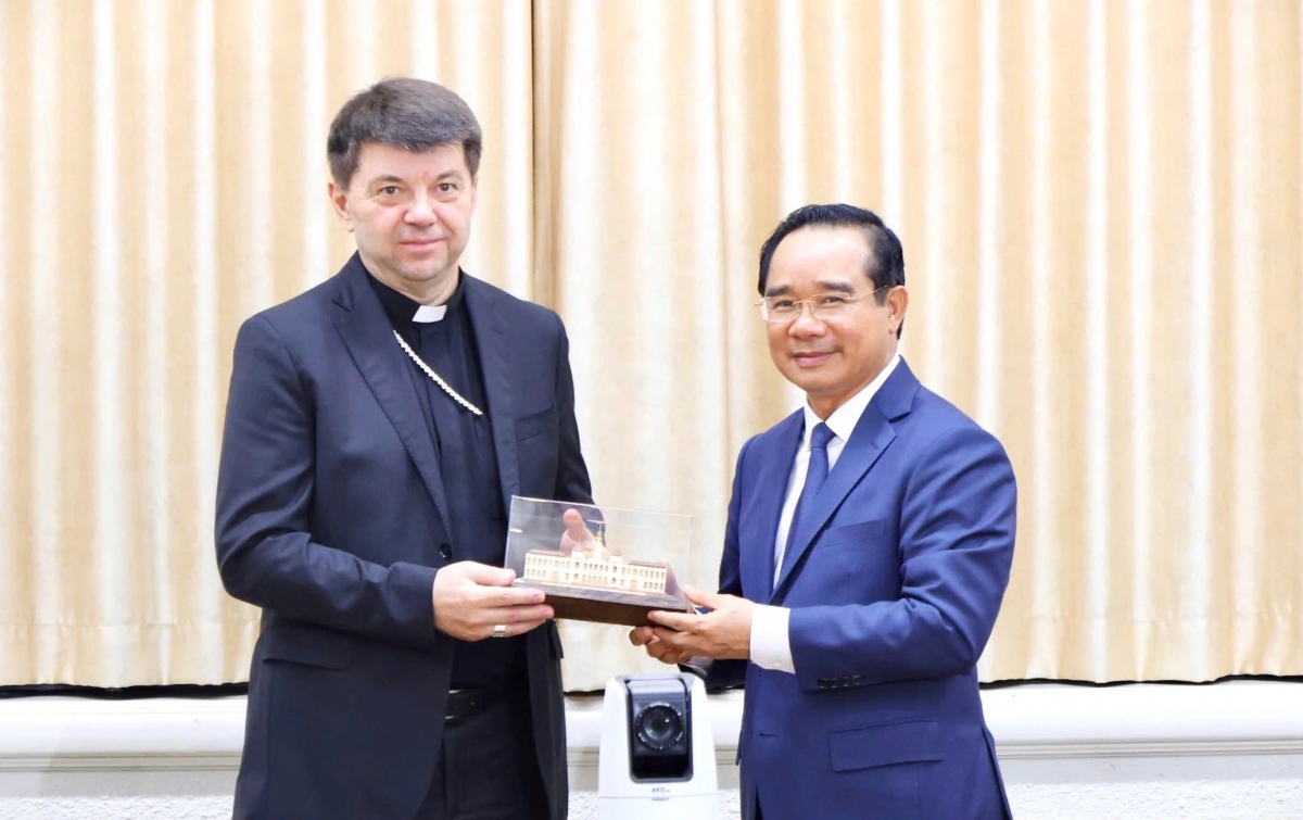 city leader receives vatican envoy, highlights vietnam holy see ties picture 1