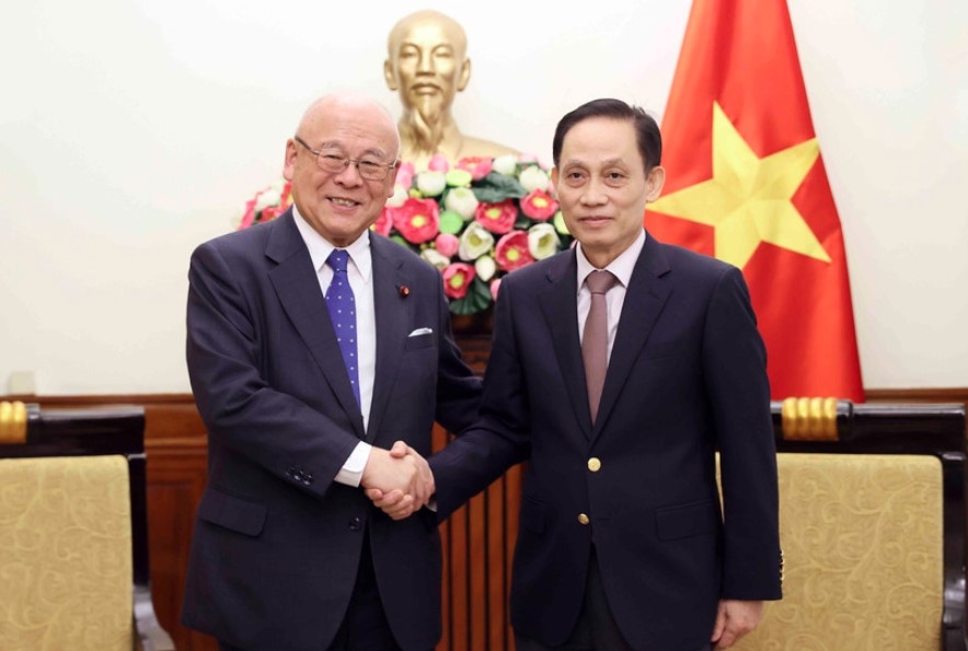 foreign minister meets special advisor to japan-vietnam parliamentary friendship picture 1
