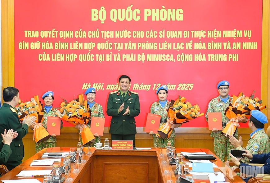 four more vietnamese officers deployed to un peacekeeping missions picture 1