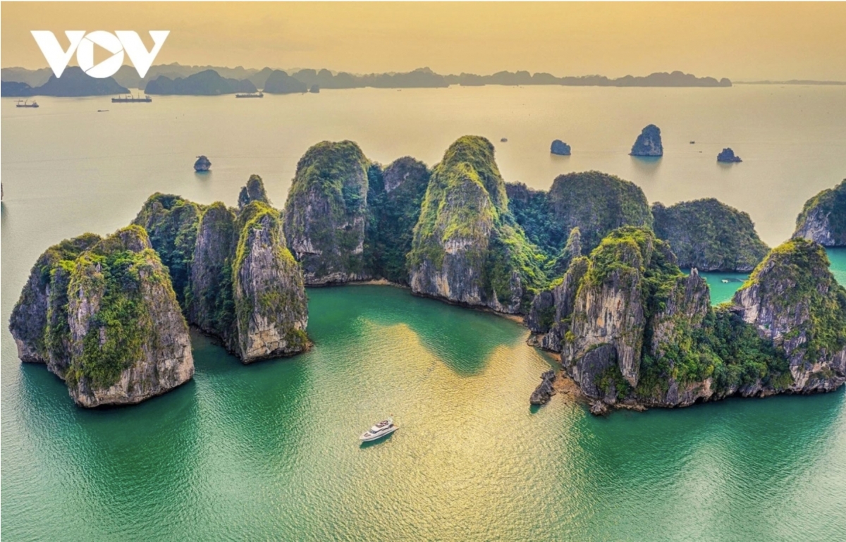 vietnam tipped as a top travel destination in asia for 2026 picture 1