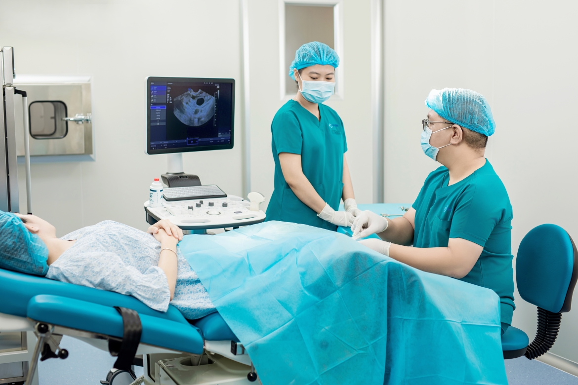 chuong trinh lam ivf mien phi cho cac cap vo chong hiem muon, kinh te kho khan hinh anh 1