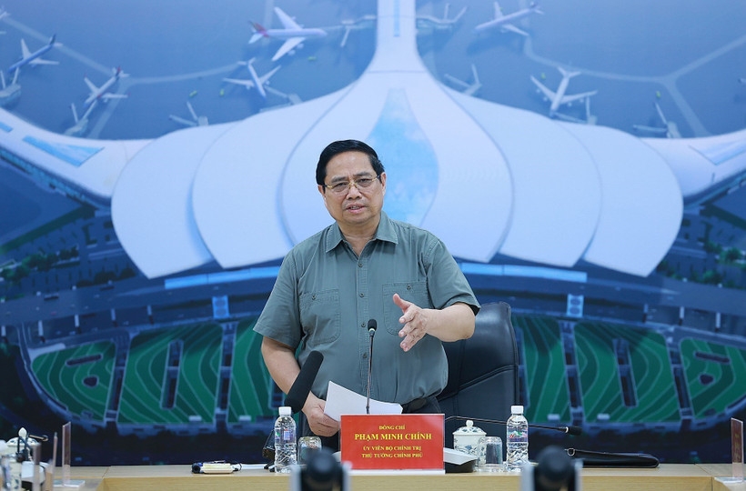 pm requests greater efforts to operate long thanh airport on schedule picture 1