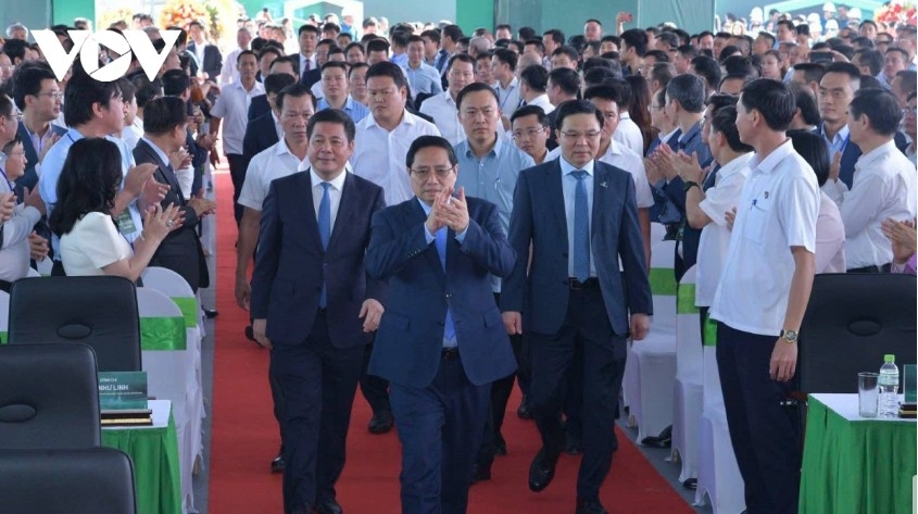 vietnamese pm underscores competitiveness of power prices at lng plant launch picture 1