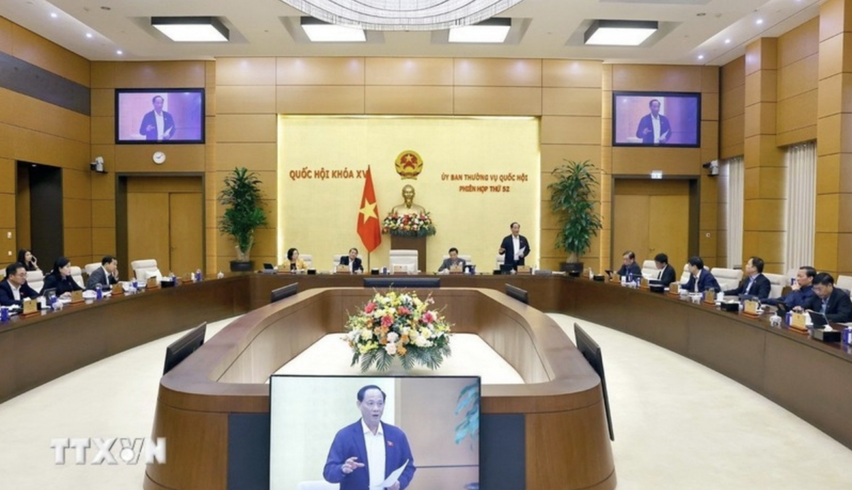 na standing committee reviews report on public sentiment picture 1