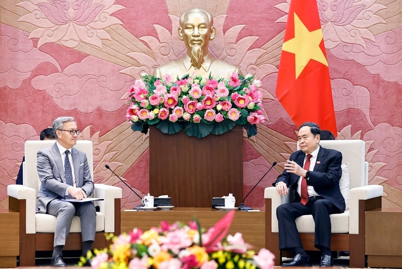top legislator receives lao foreign minister in hanoi picture 1
