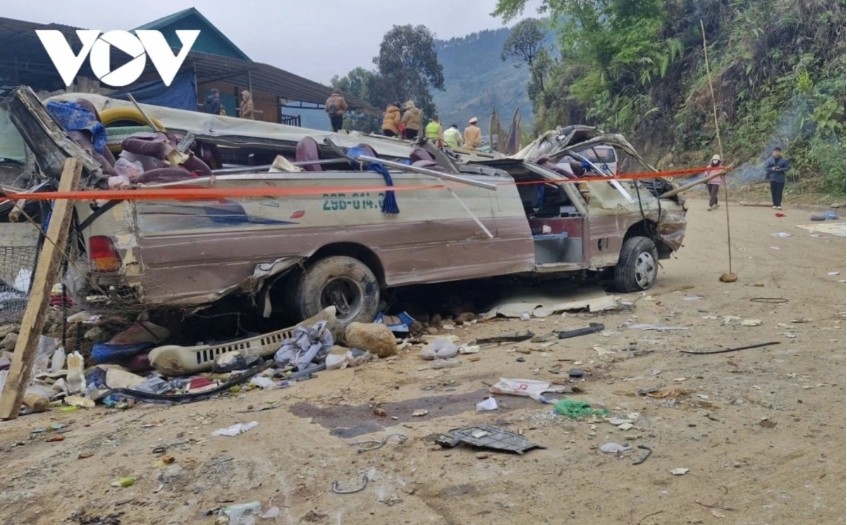 bus carrying charity group overturns in lao cai, killing nine picture 1