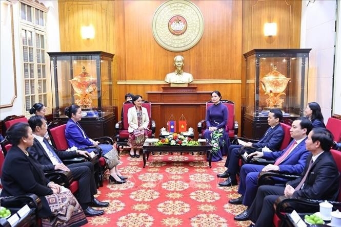 vietnam, laos promoting people-to-people exchanges to elevate ties picture 1