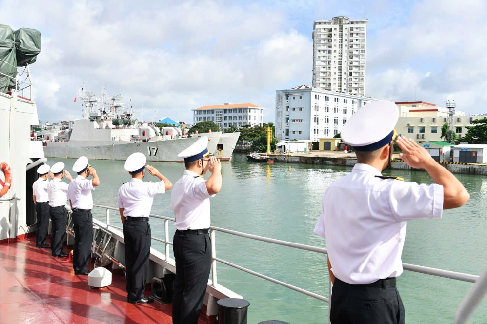 vietnam navy ship departs for asean us maritime exercise picture 1