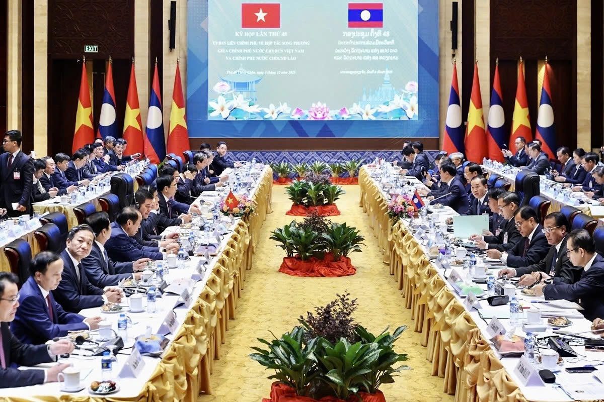 vietnam and laos vow to realise strategic cohesion in bilateral relations picture 2